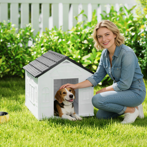 Casa para Cães 65x75,7x63 cm Casa para Cães com Janelas e Teto com Telhas de Imitação para Cães Médios Cinza e Branco