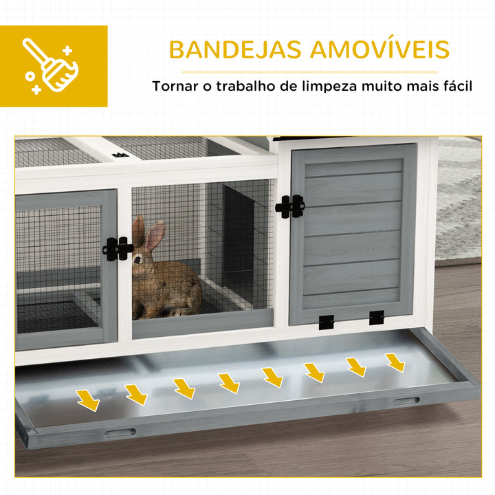 Coelheira de Madeira com Rodas 108x58x73,5cm Gaiola para 1-2 Coelhos com Teto Abatível Cerca Metálica Bandeja Amovível Portas com Trava e Rampa Marrom Cinza e Branco