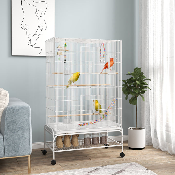 Gaiola para Pássaros com Rodas 79x49x133 cm Gaiola Metálica Grande com Suporte 4 Comedouros 3 Poleiros Brinquedos Bandeja Amovível e Prateleira para Canários Periquitos Branco