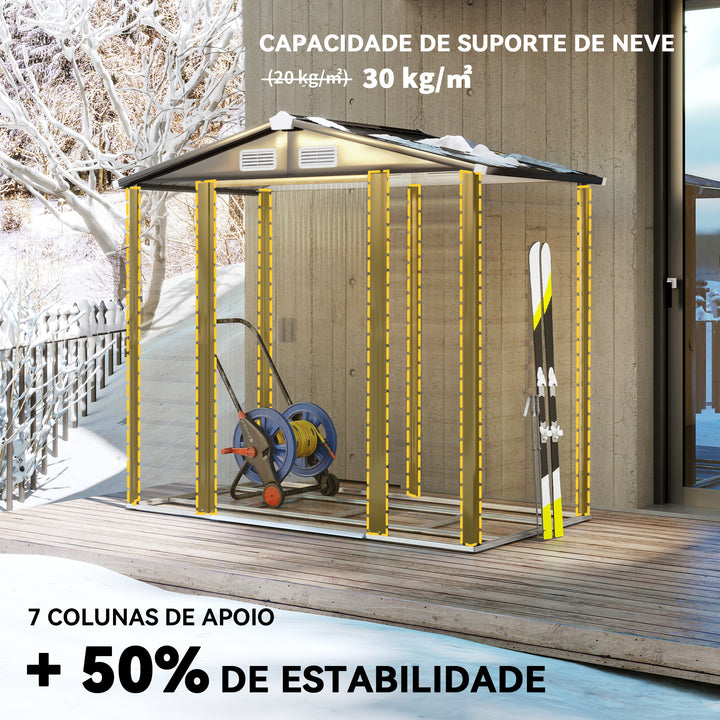 Abrigo de Jardim Exterior 2,36m² 213x120x194 cm Abrigo de Exterior com Base Reforçada (Piso NÃO Incluído) Portas de Correr Duplas Fechadura Janelas Madeira e Marrom