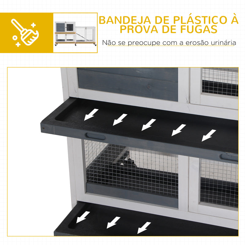 Coelheira de Madeira com Rodas 147x45,5x88,5cm Gaiola para Coelhos de 2 Níveis com Teto Abatível 2 Cercados de Metal 3 Bandejas Removíveis 3 Portas com Trava e Rampa Cinza